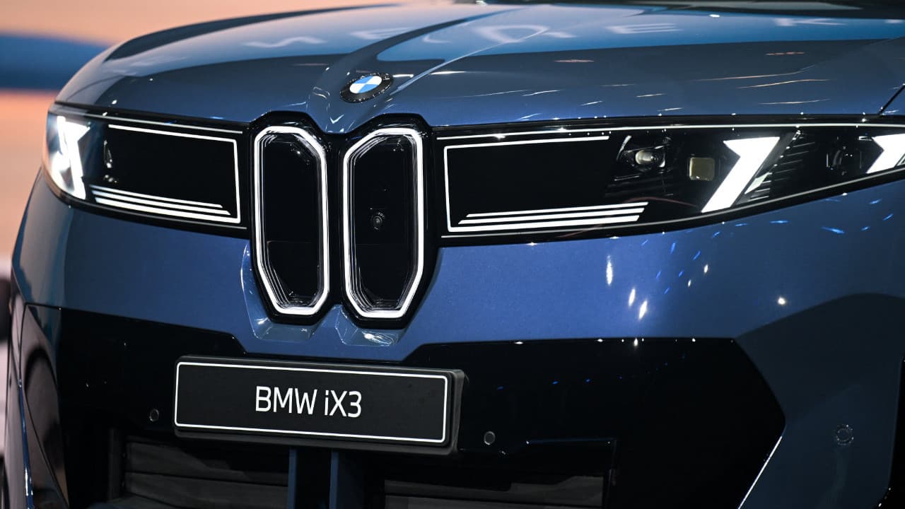 BMW iX3, 800 kilometrelik testte şarj kaygısı olmadan yol aldı