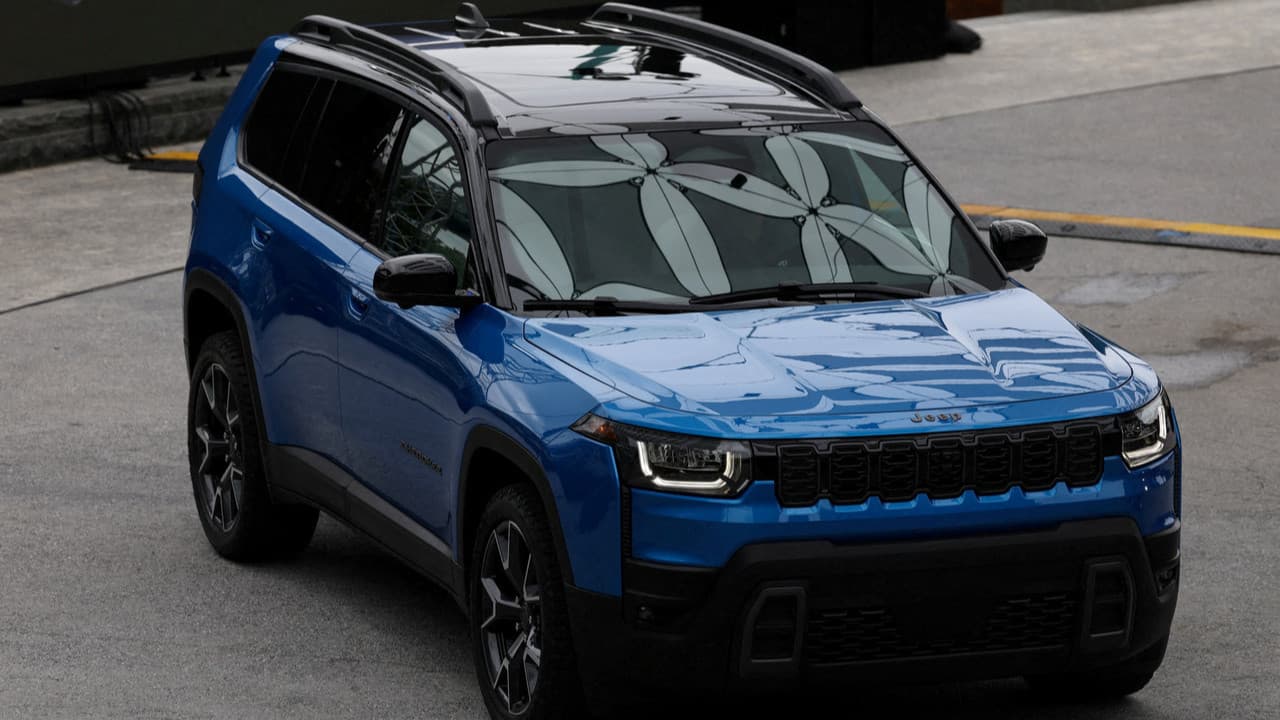 Stellantis 955 bin aracı geri çağırıyor: Chrysler ve Jeep modelleri etkileniyor