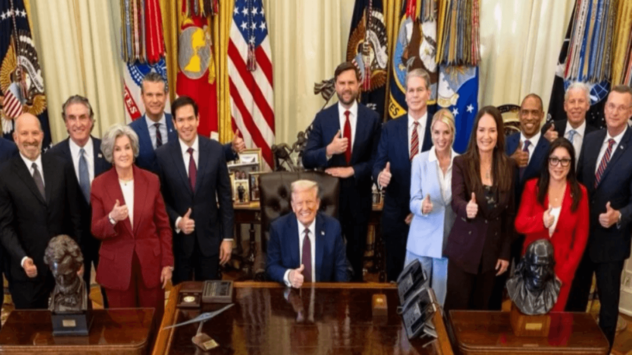 Trump'ın ekibinde 57 zengin yetkili bulunuyor