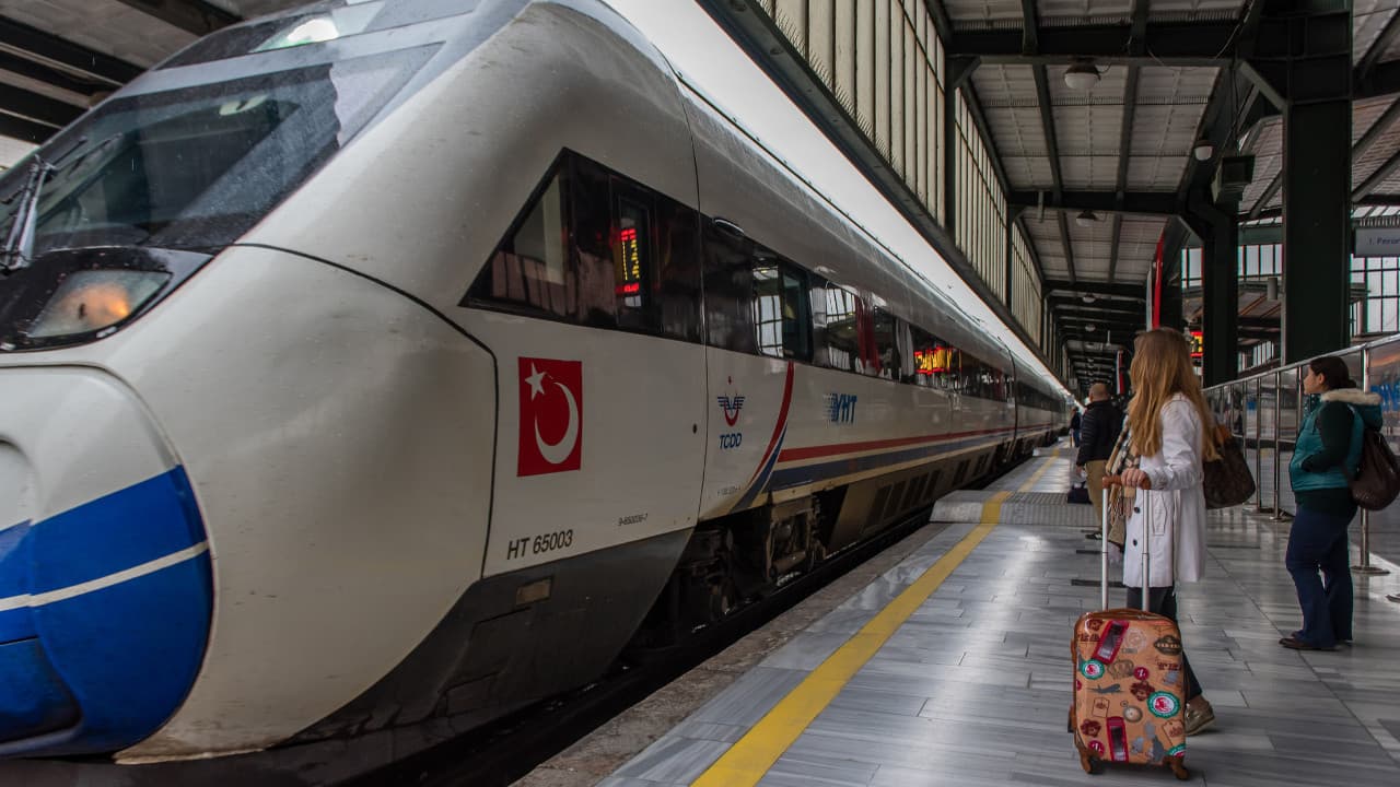 YHT biletlerine ikinci zam yapıldı, yeni fiyatlar uygulamaya girdi