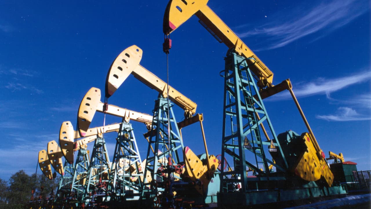ABD ham petrol stokları beklenenden fazla arttı