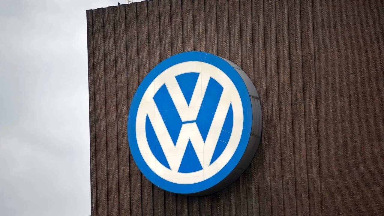 Volkswagen 4 markadan 4 milyon aracı geri çağırıyor.