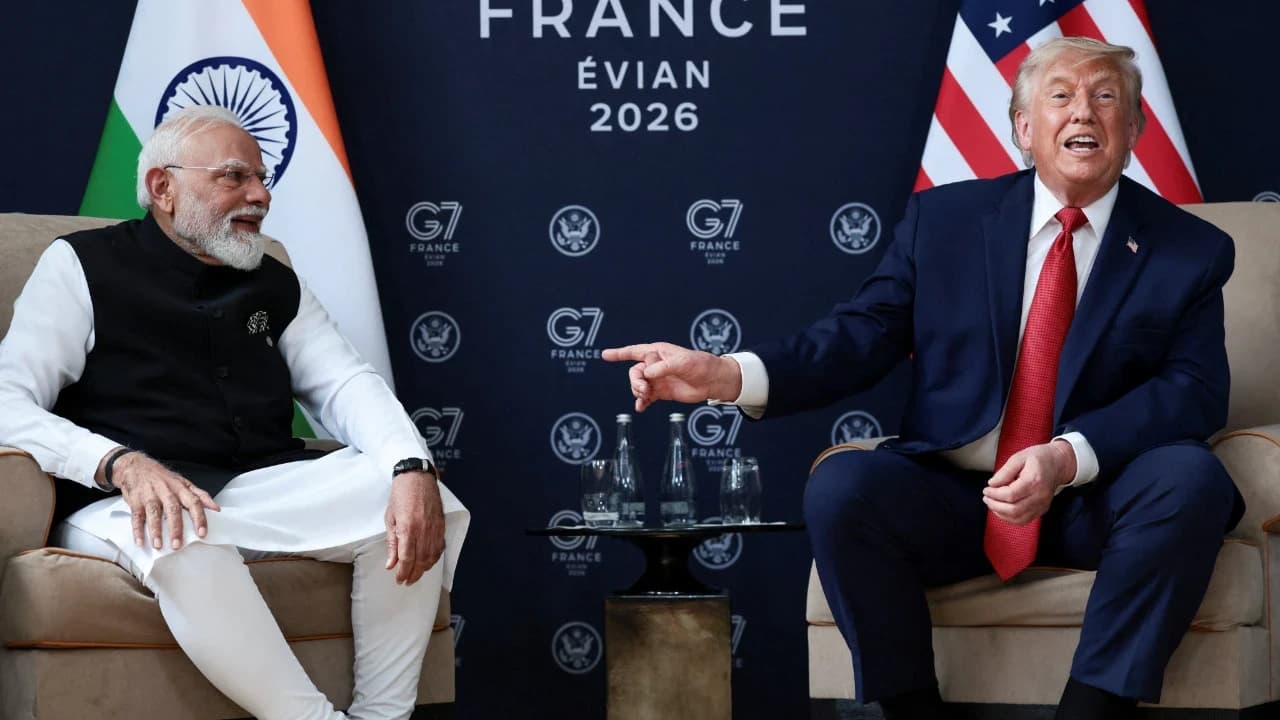 Hindistan, ABD'nin tarife tehdidi nedeniyle Rus petrolünden uzaklaşıyor