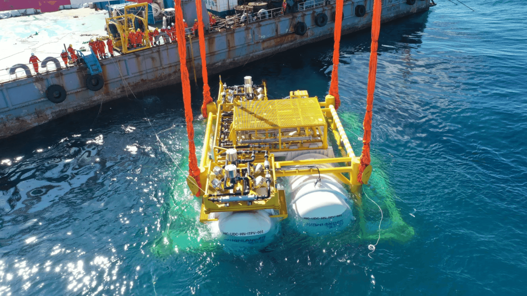 China Launches First Wind-Powered Underwater Data Center in the World