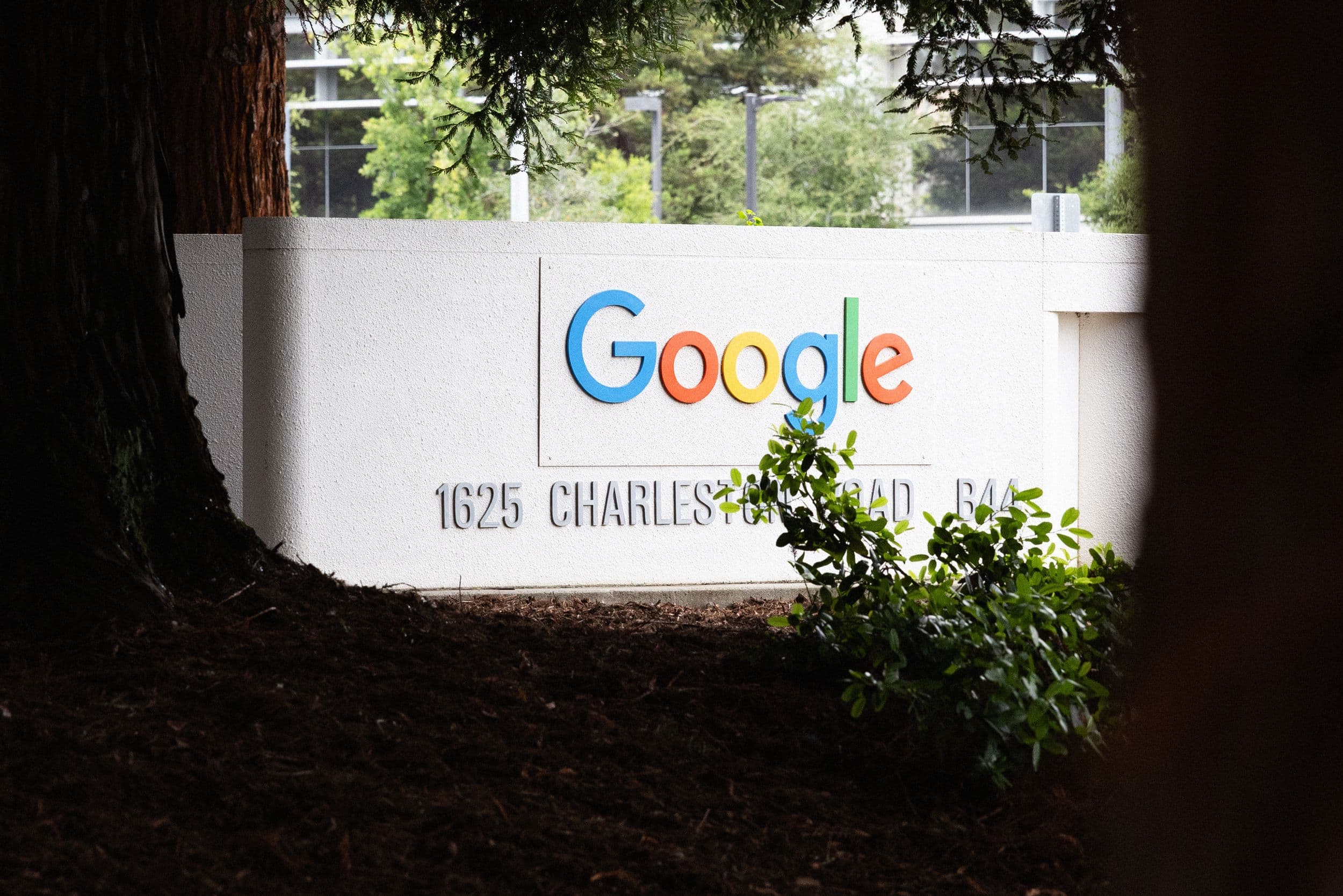 Google Security Engineer Charged in $1 Million Trading Scheme