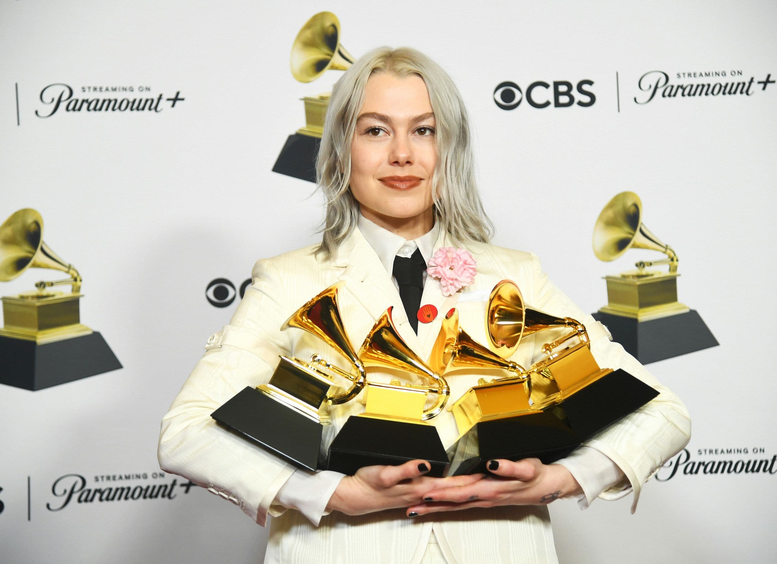 Phoebe Bridgers Embraces Offline Strategy to Promote New Music
