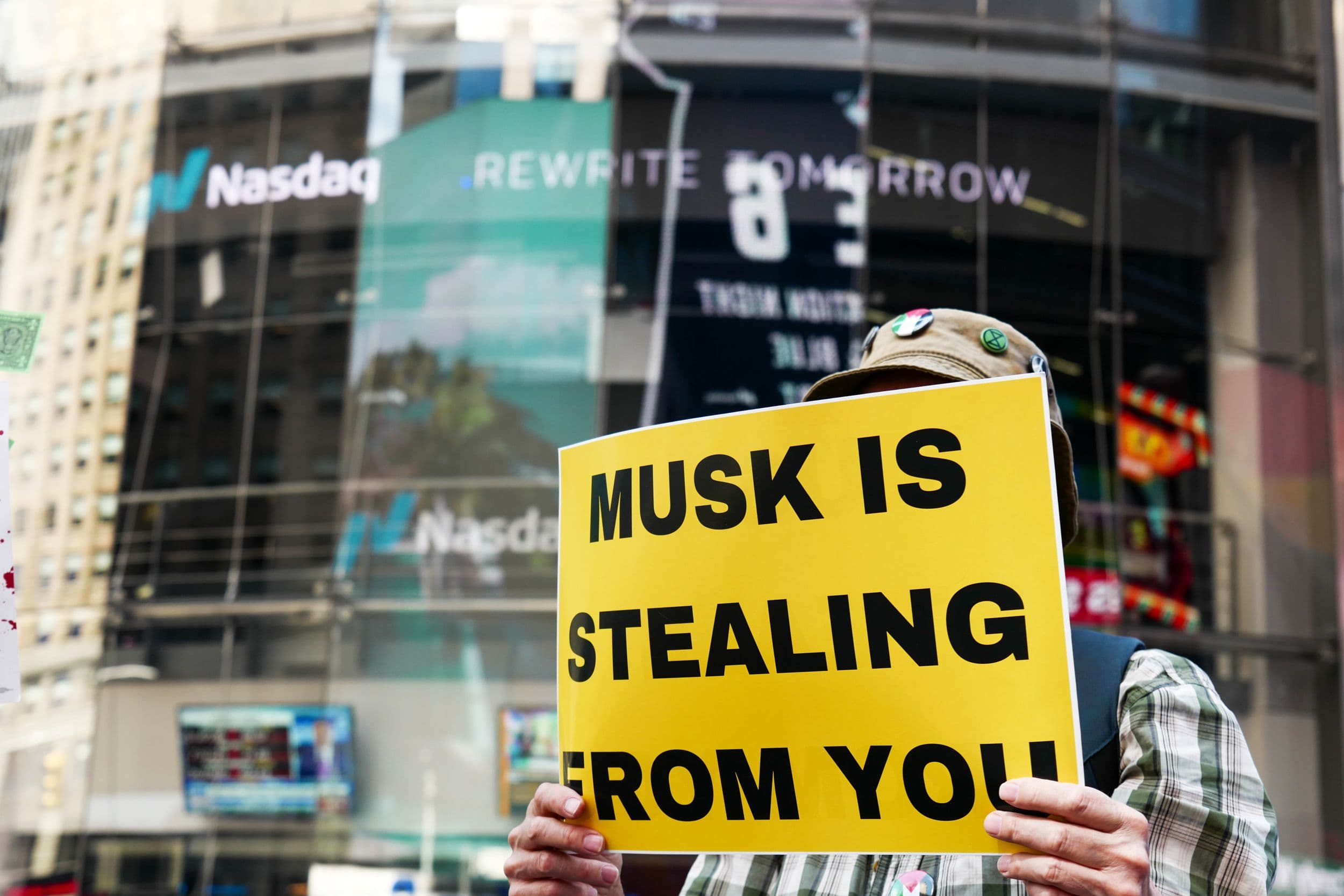 Experts Warn SpaceX IPO May Not Yield Significant Returns for Retail Investors