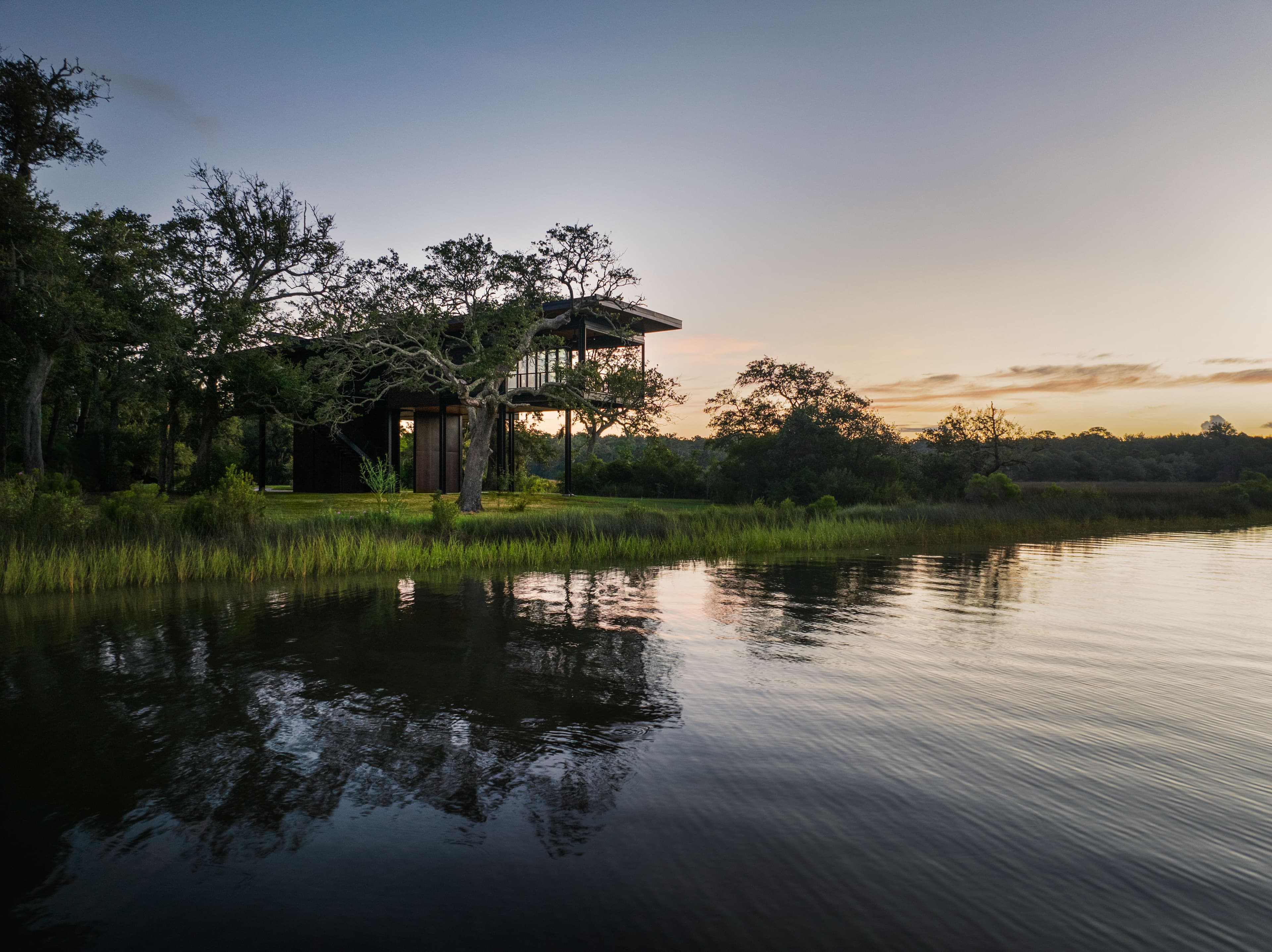Architect Designs Flood-Resistant Home in Mississippi Bayou