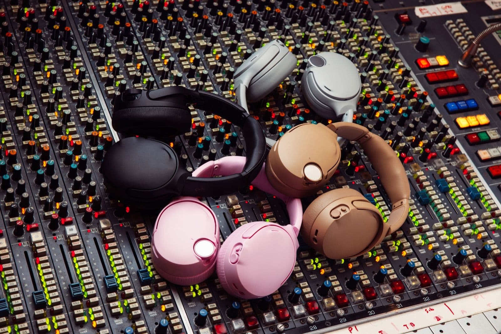 Bose Collaborates with Skullcandy to Improve Headphone Quality