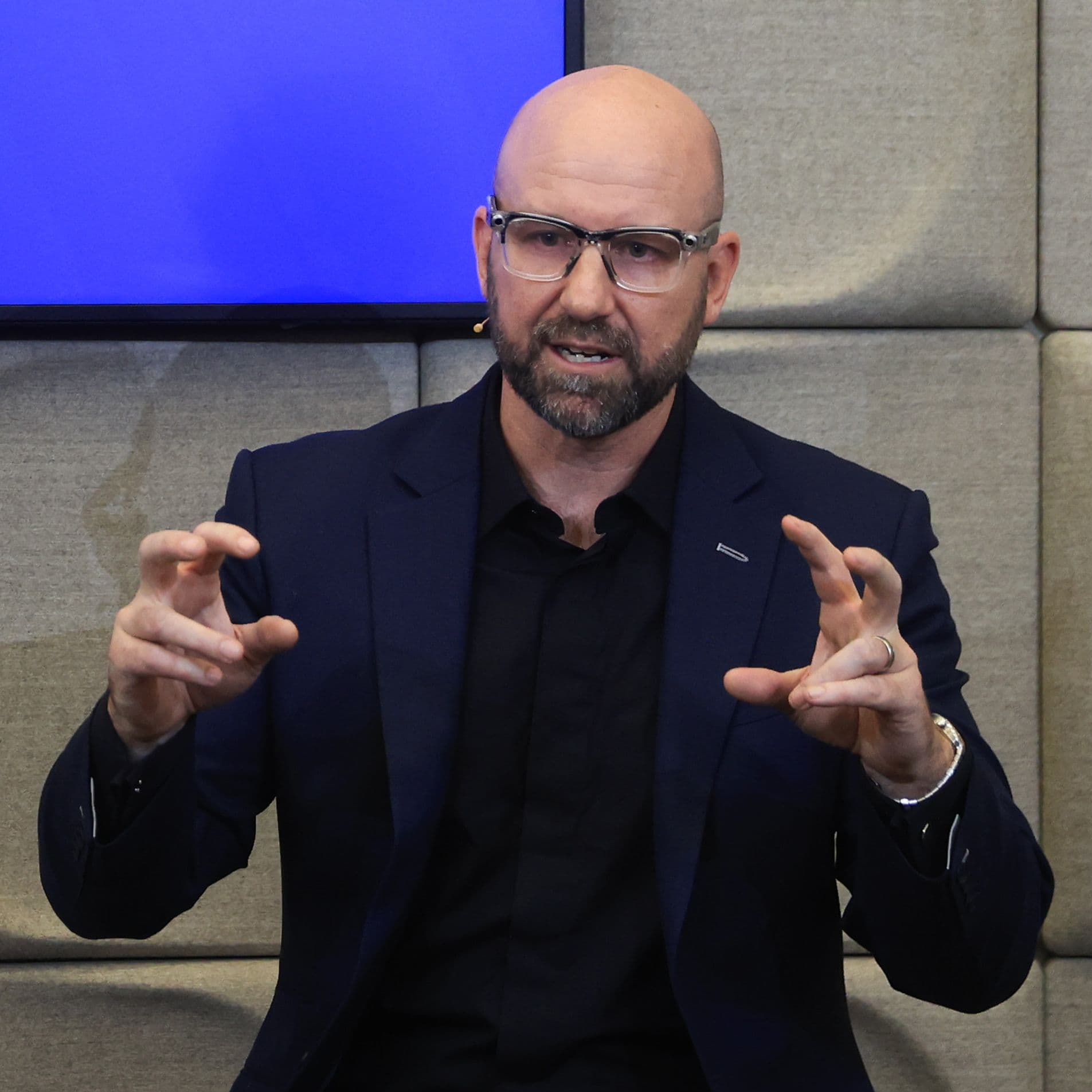 Meta Executives Provide Conflicting Statements on NameTag Face Recognition System