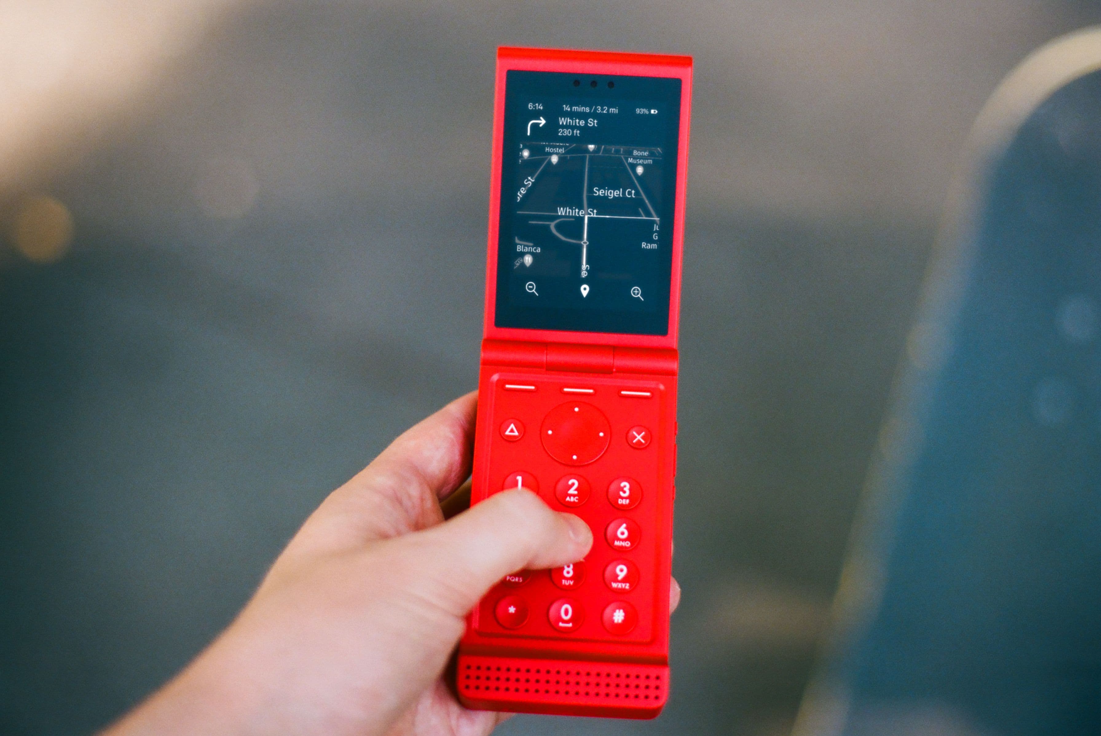 The Light Flip: A Stylish Flip Phone with Modern Features