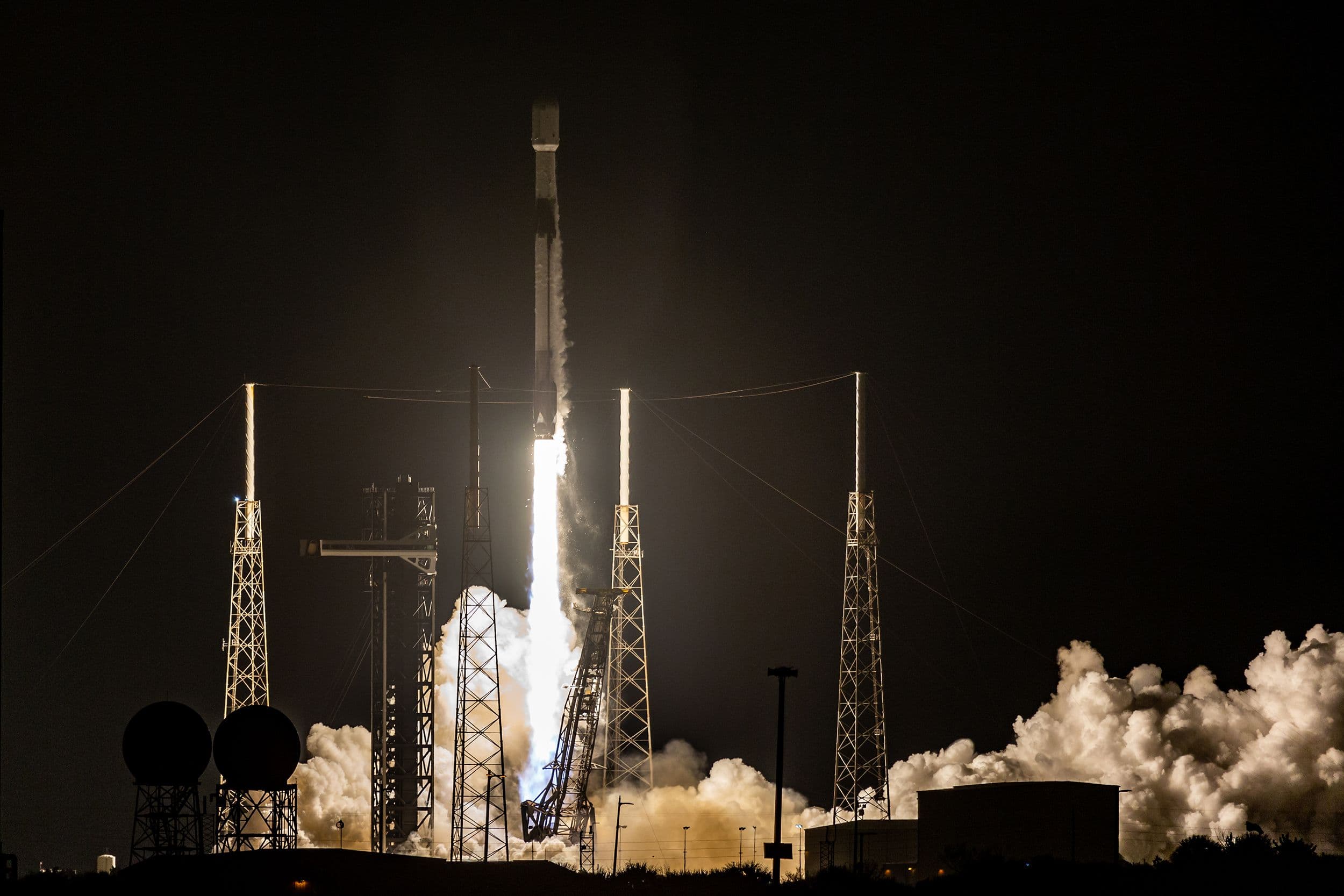 SpaceX's Falcon 9 Rocket Expected to Impact the Moon, Visible from Earth