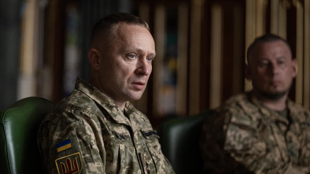 Ukrainians Embrace New Army Chief Amid Calls for Former Defence Minister's Return