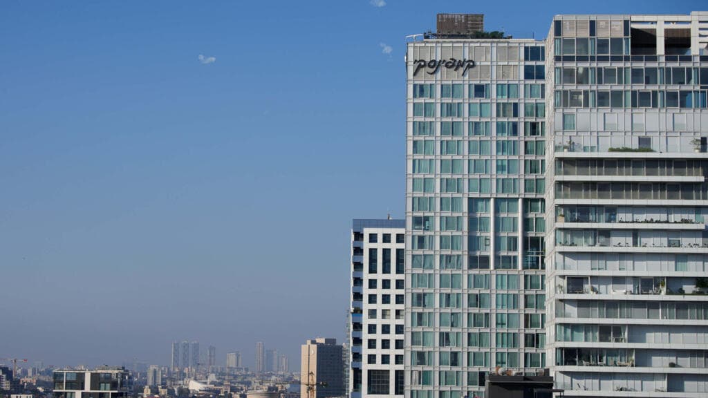 Israel Enters Lockdown Amid Renewed Hostilities with Iran