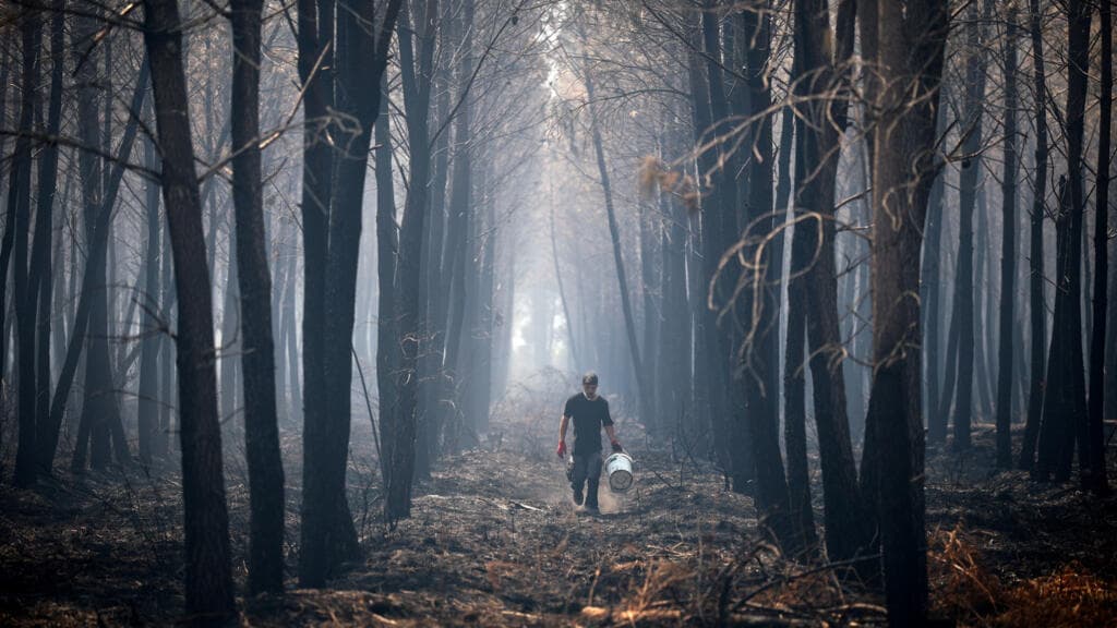 Spain Allows Evacuated Residents to Return as France Faces New Wildfires