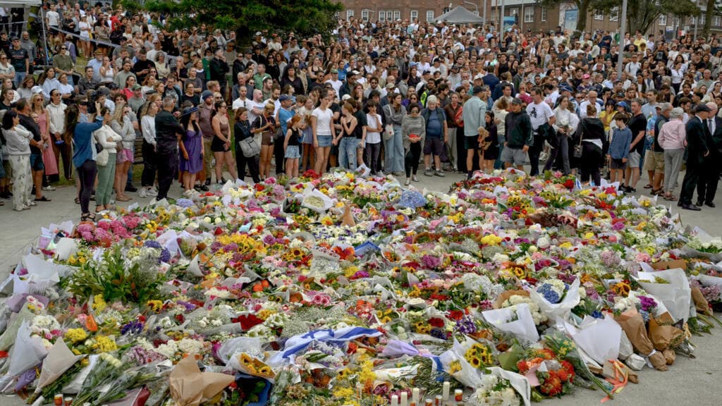 Australian inquiry opens public hearings into Bondi Beach shooting