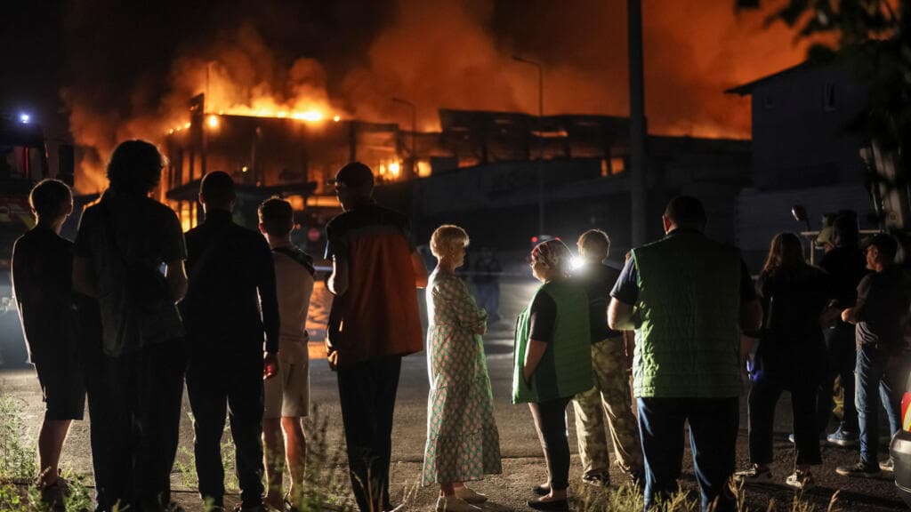 Russian Missiles Hit Kyiv, Causing Fires and Injuries in City Center