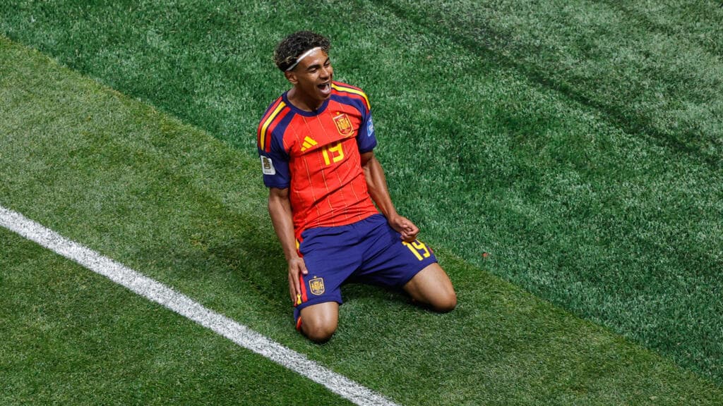 Lamine Yamal scores as Spain secures 4-0 victory over Saudi Arabia in World Cup