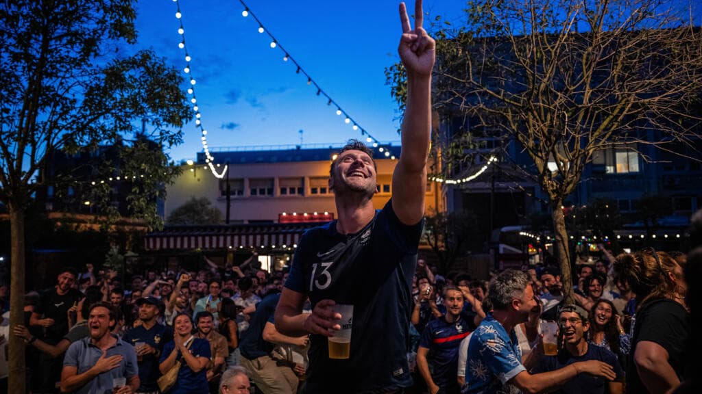 Highlights of the Week: World Cup Festivities, Obama's Legacy, and Parisian Swimming