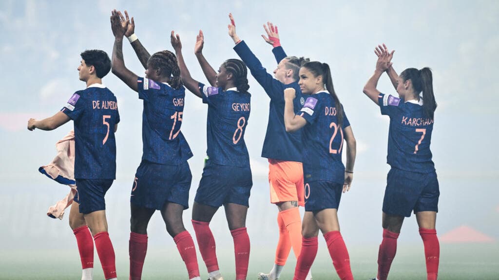 France Women's Football Team Secures 2027 World Cup Spot with Victory Over Ireland