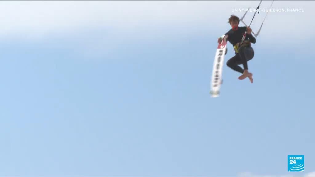 Should kitesurf be banned? French mayor wants to ban sport to keep sea swimmers safe