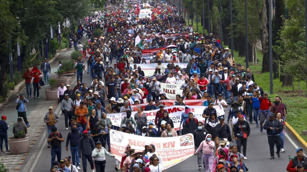 Teachers' Strike Disrupts Mexico City Ahead of World Cup Opening