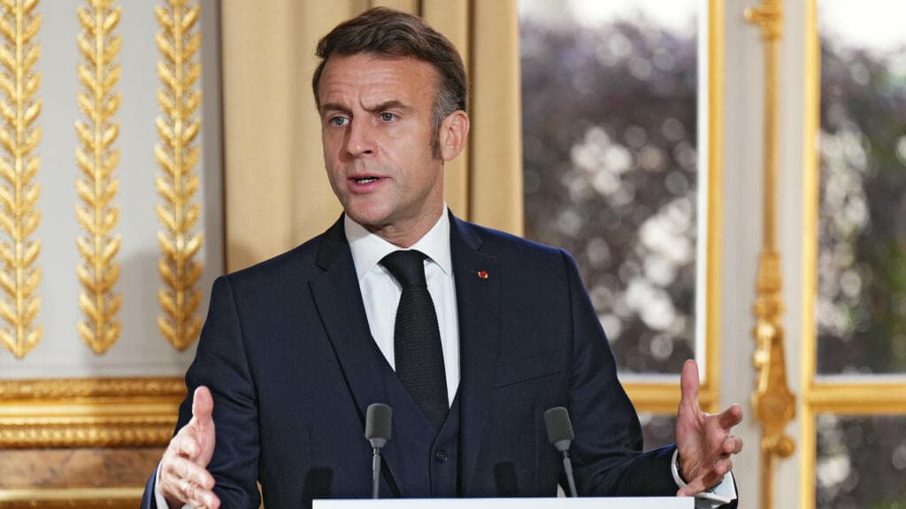 Live: Macron delivers his New Year's address to the French army