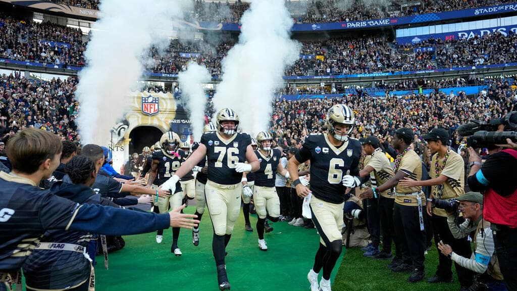 Stade de France Hosts Historic First NFL Game Amid Protests