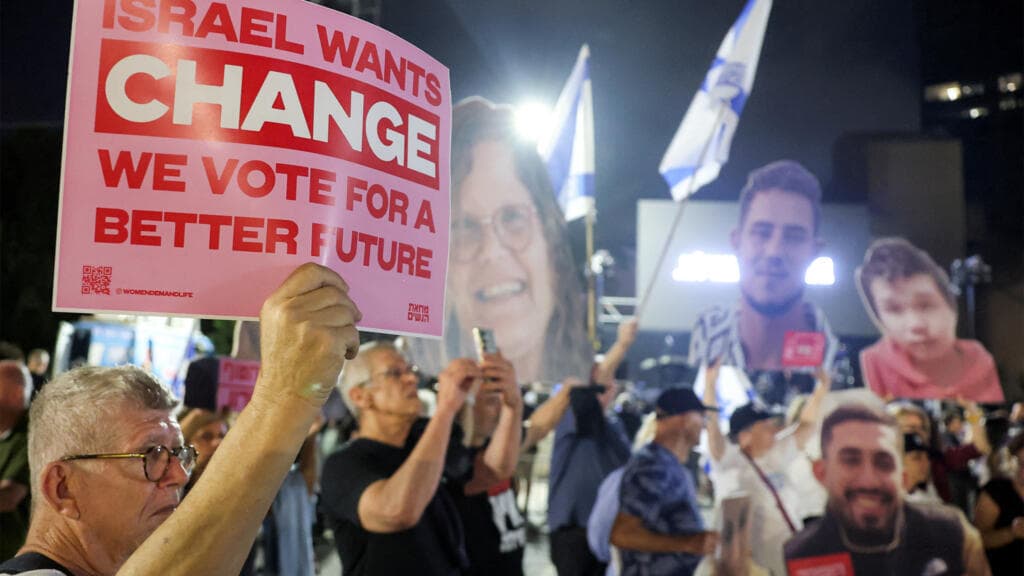 Thousands Protest in Tel Aviv Against Netanyahu Ahead of Elections