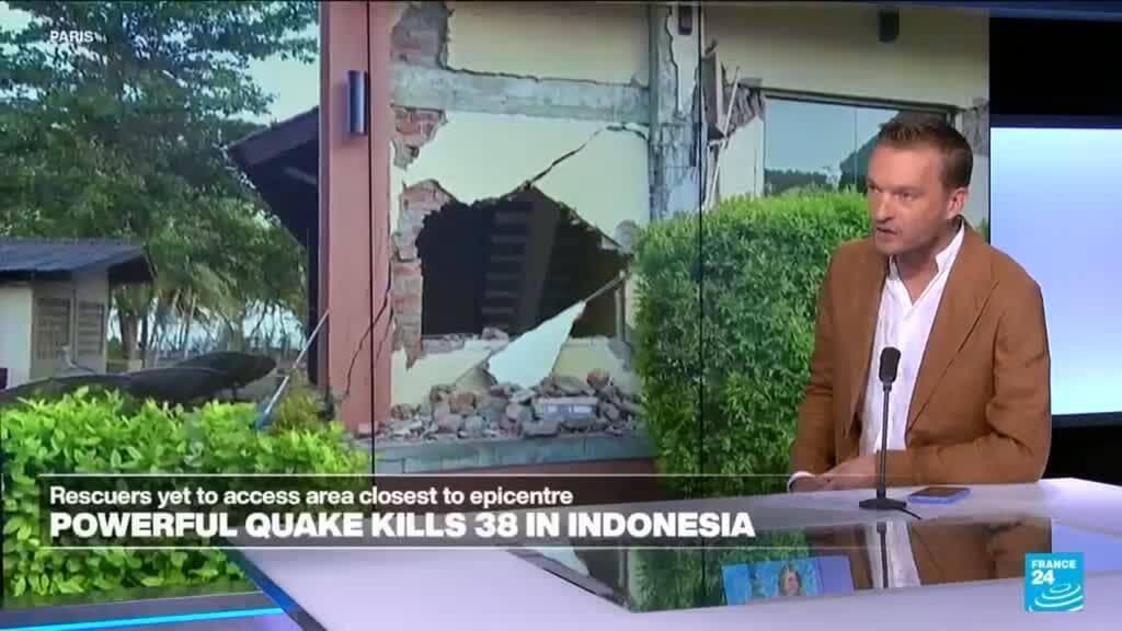 Aftershock Strikes Indonesia as Rescuers Search for Earthquake Survivors