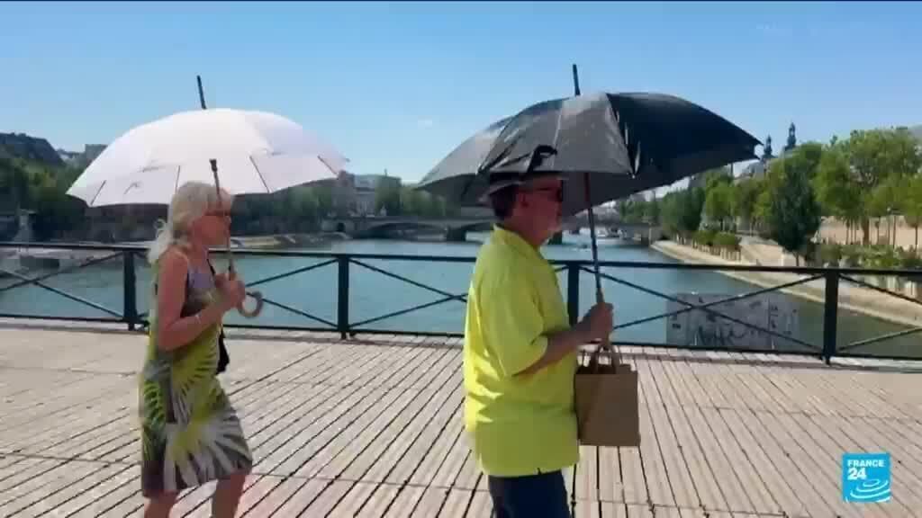 Paris Tourist Attractions Close Early Amid Severe Heatwave