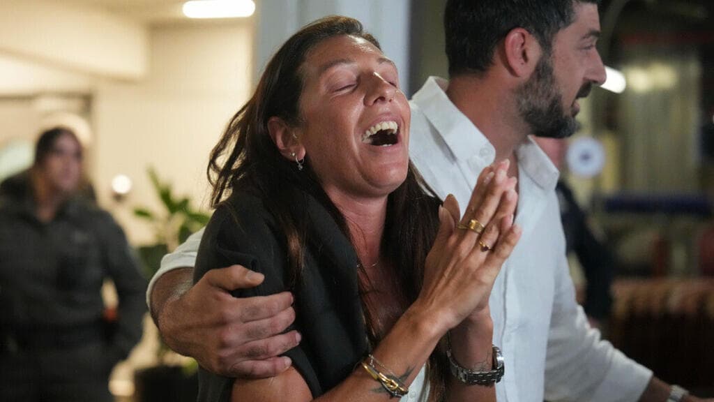 This Week's Highlights: Flydubai Flight Incident, French Protests, and Bangkok Floods
