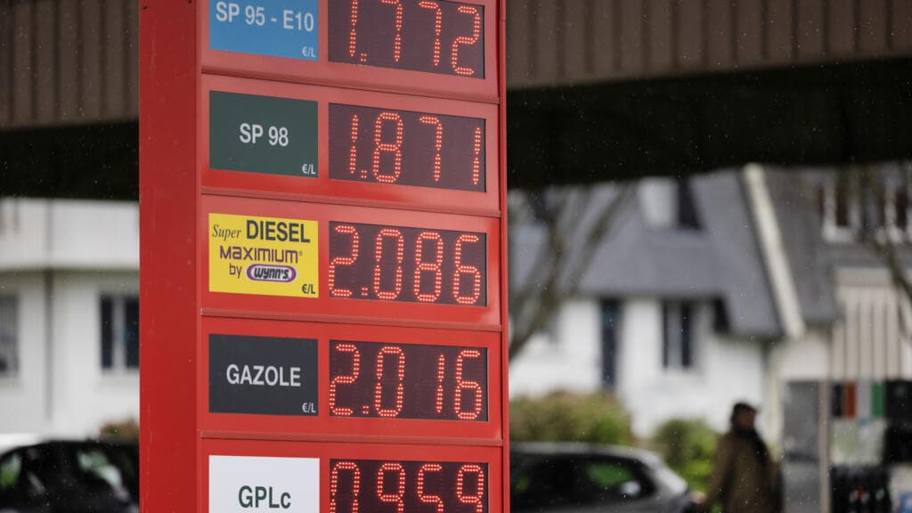 France takes small steps to mitigate fuel price rise amid Middle East war