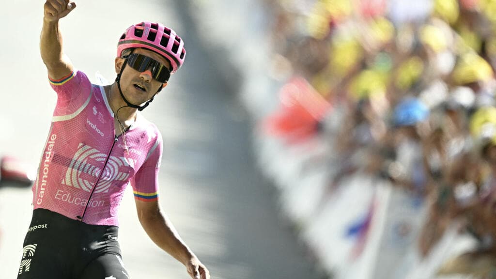Richard Carapaz Secures Victory in Stage 18 with Solo Breakaway