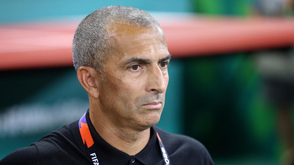 Tunisia Parts Ways with Coach Lamouchi, Hires Renard Following Heavy Loss to Sweden