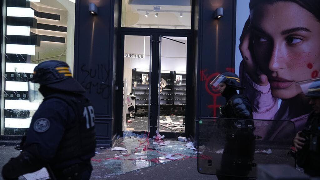 French Police Use Social Media to Identify Looters Following Unrest