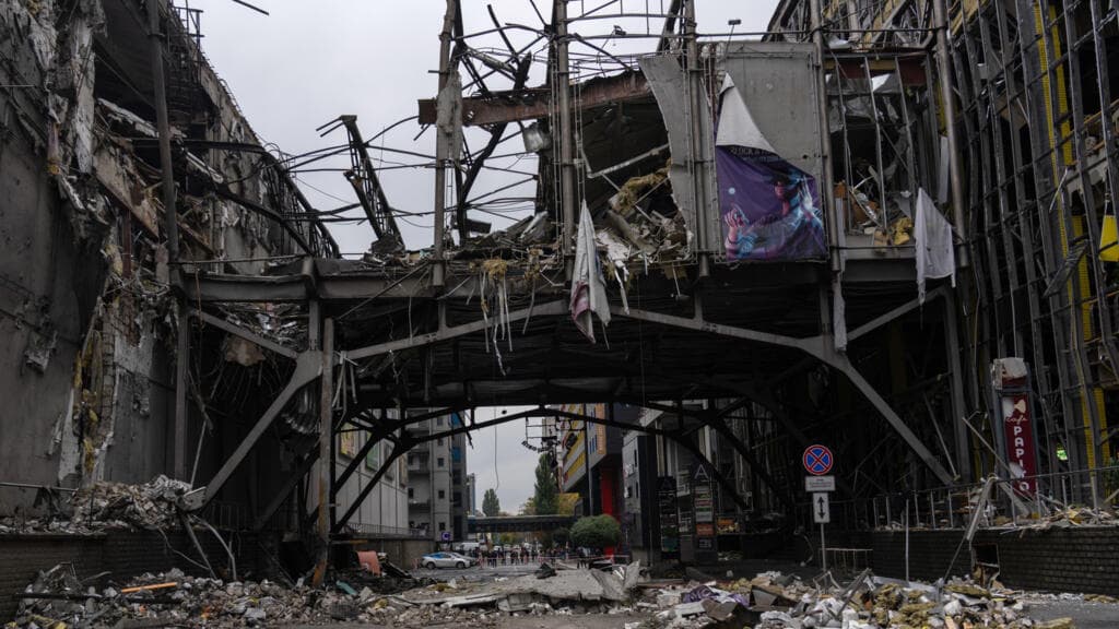 Zelensky Claims US Delaying Missile Shipments Amid Rising Tensions