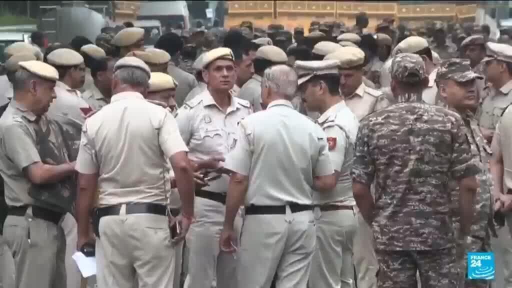Indian Police Detain Leaders of 'Cockroach' Movement Amid Election Protests