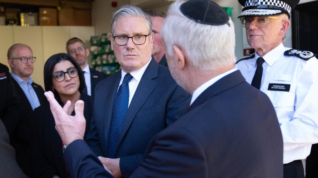 Starmer heckled with ‘Jew harmer’ shouts after London knife attack