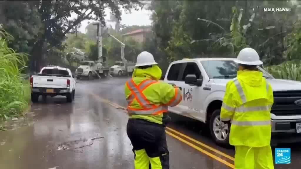 Hurricane Lala brings severe weather to Hawaii, causing flooding and power outages