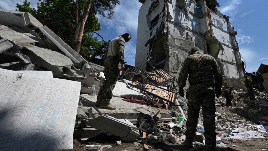 Russia Plans Increased Strikes on Kyiv, Advises Foreigners to Evacuate