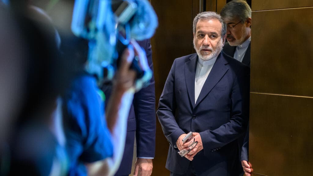 US and Iranian Negotiators Continue Talks in Switzerland Following Positive Start