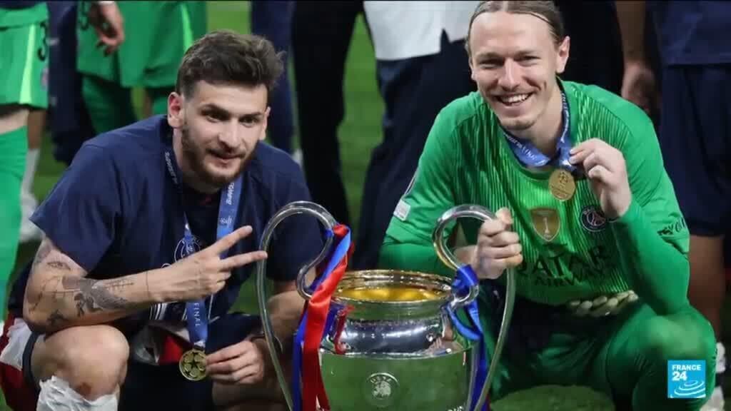 Khvicha Kvaratskhelia of PSG awarded Champions League Player of the Season
