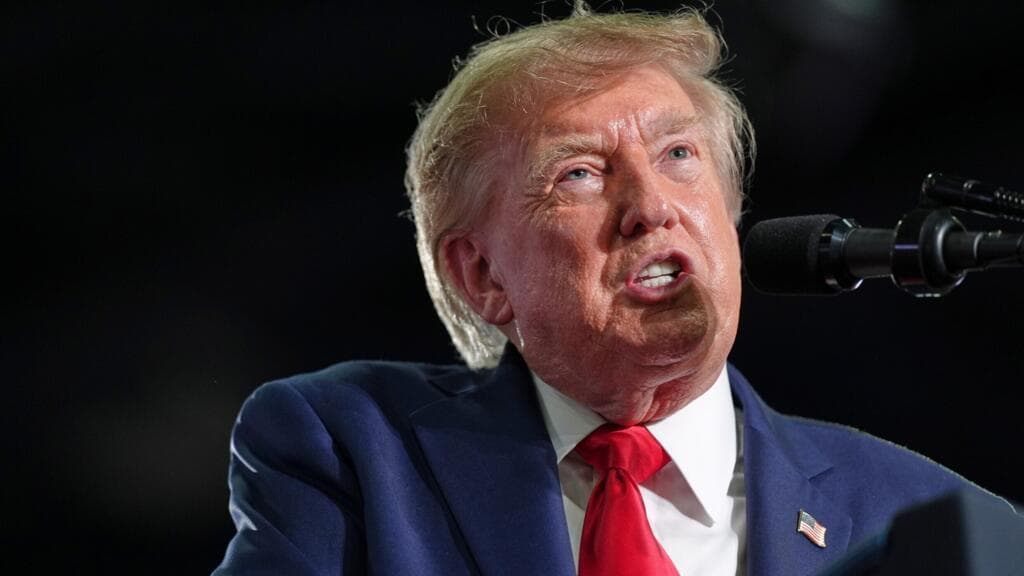 Trump Accuses Canada of Seeking State Benefits Amid Trade Tensions