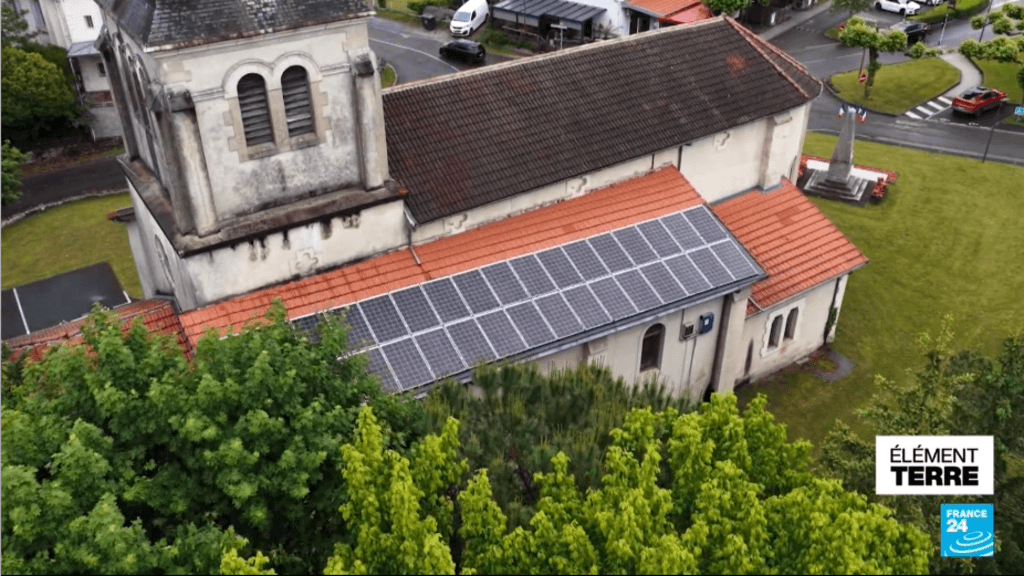 Escourse Residents Save 30% on Electricity Bills with Solar Energy