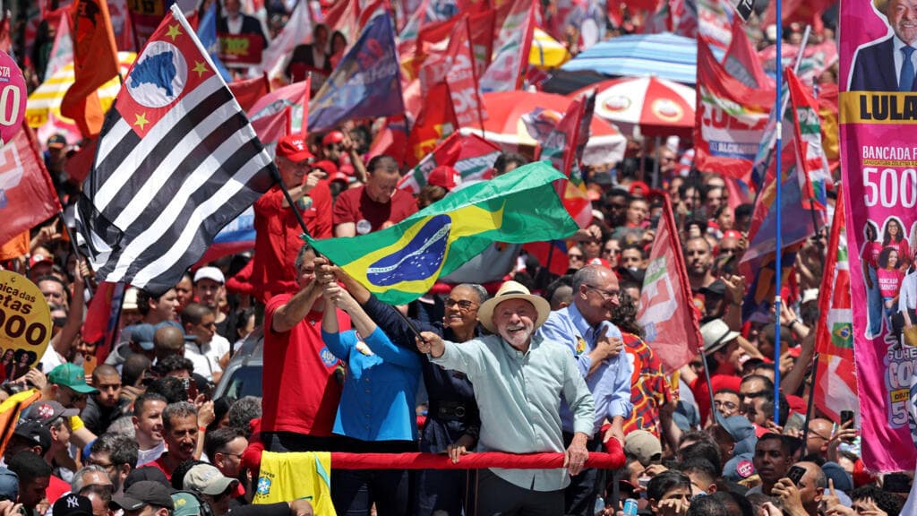 Lula and Bolsonaro Conclude Campaigns Ahead of Brazil's Critical Election