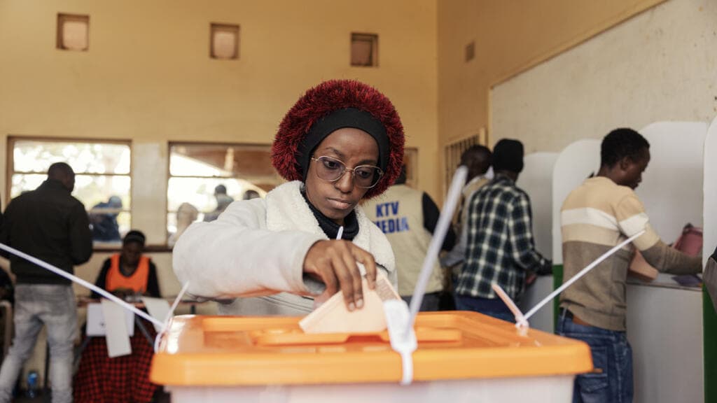 Zambia Halts Election Vote Counting Amid Reports of Violence