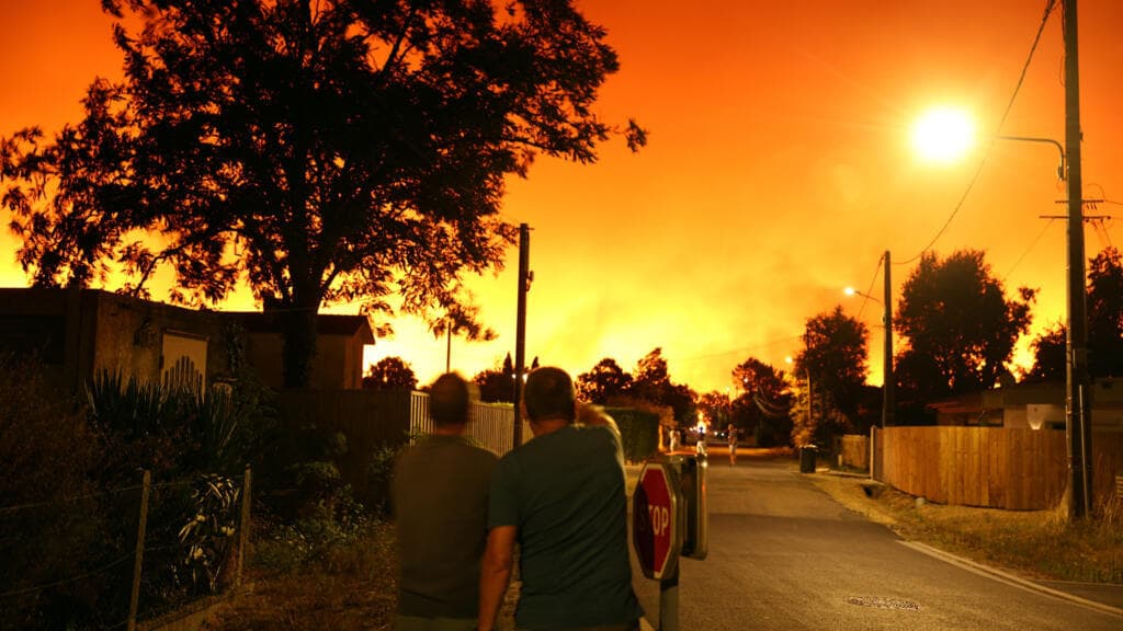 Wildfire Rages in Southwest France, Prompting Mass Evacuations