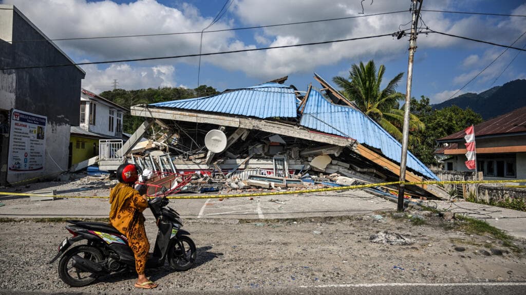 Nearly 13,000 People Displaced Following Deadly Earthquake in Indonesia