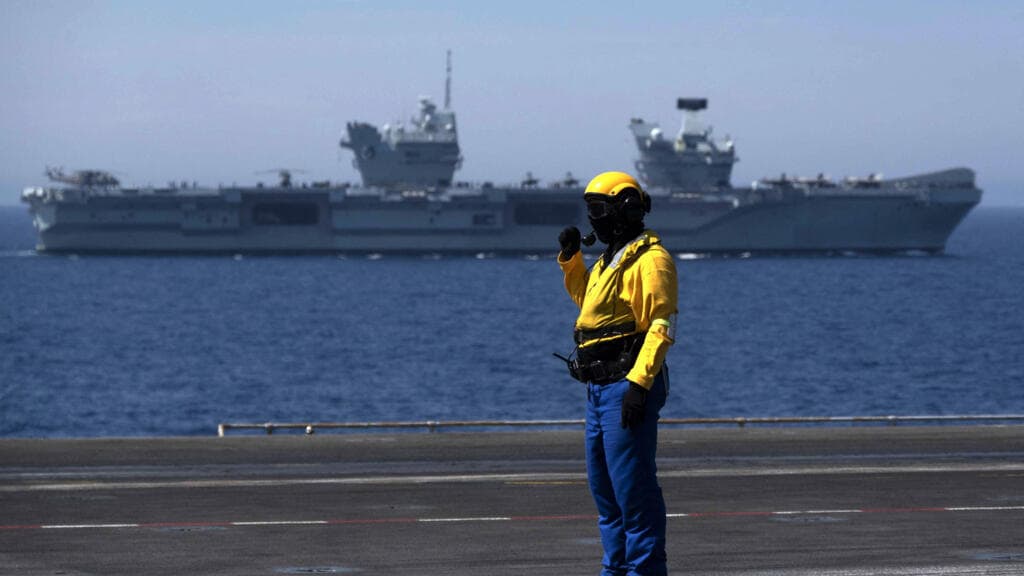 British MP Claims French Patrol Boat Fired Warning Shots in English Channel